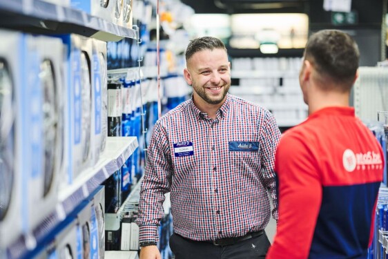 Encadrant dans magasin